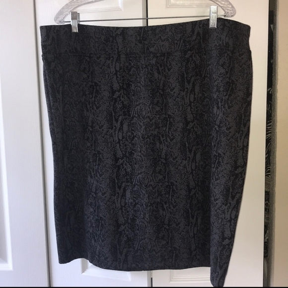 Style & Co Plus Size Animal Snake Print Skirt - 2X - Picture 4 of 4